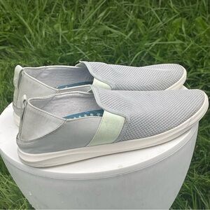 OluKai Hale'Iwa Shoes Womens 8.5 Gray Green Slip On Casual Mesh Comfort